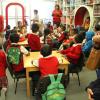 Niños en la sala de lectura infantil del CUValles